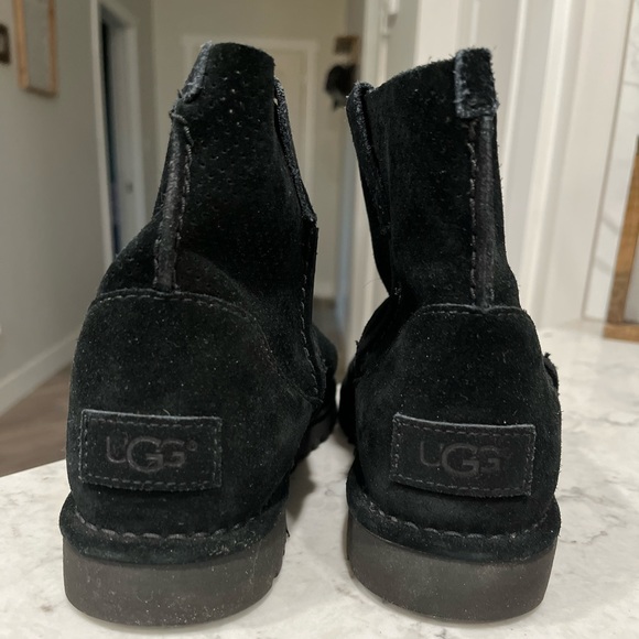 Ugg Suede Short Booties - Picture 2 of 5